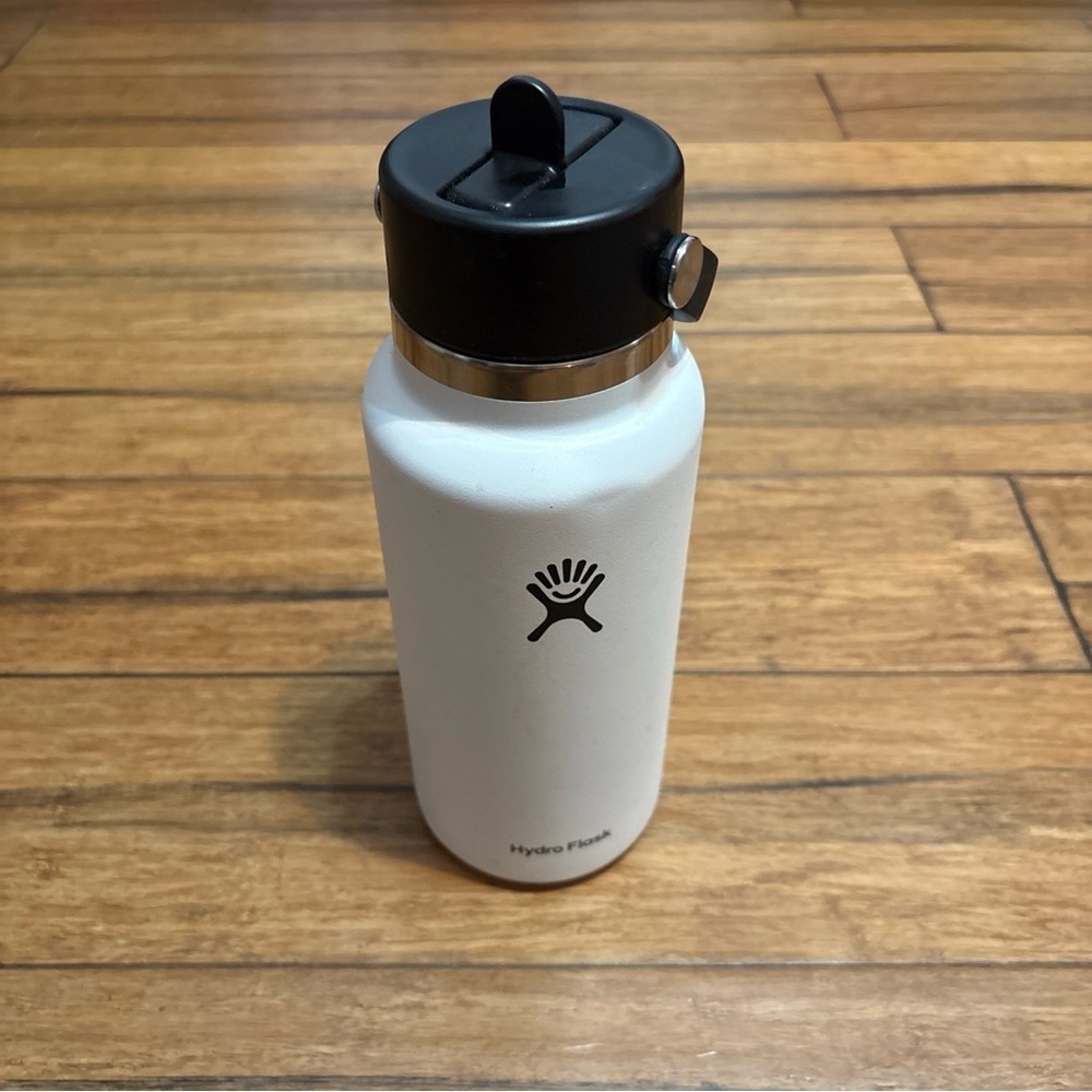 Hydro Flask 32 Oz White Wide Mouth Straw Cap